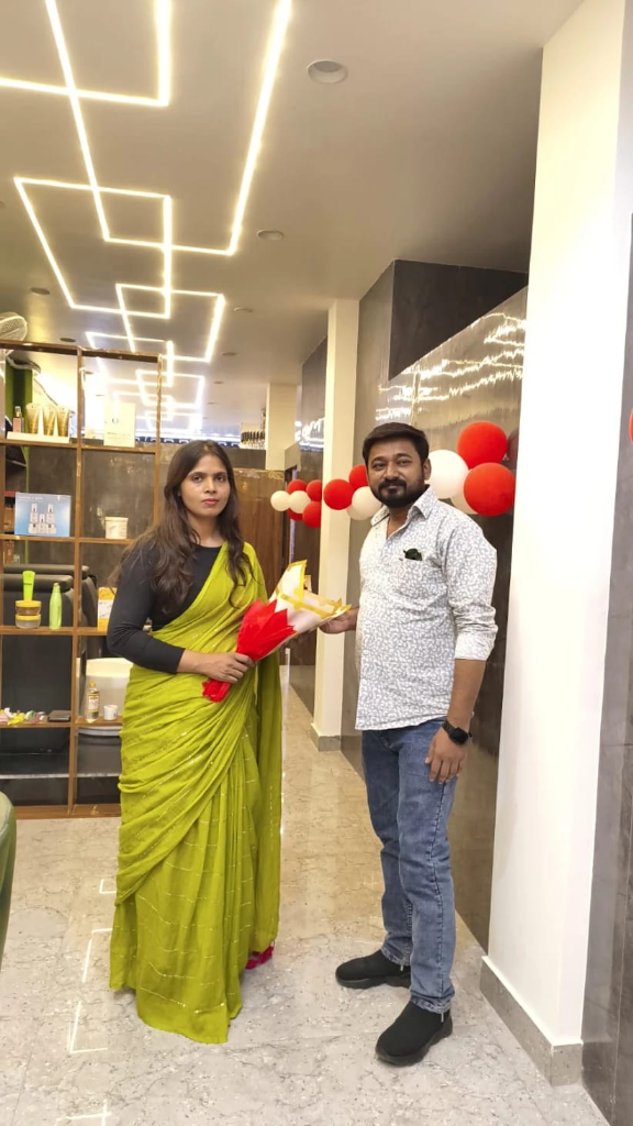 Velmira Lounge Founders